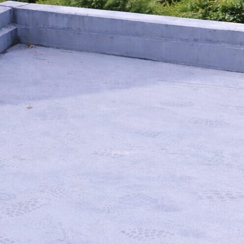 戸建て住宅のベランダ防水に発生したチョーキング現象。表面を触ると白い粉が付着するトップコート劣化の状態