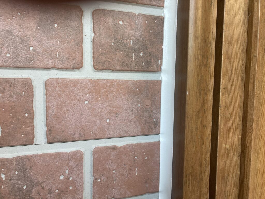 「シーリングの打ち替え施工後の外壁状態(アフター写真)」