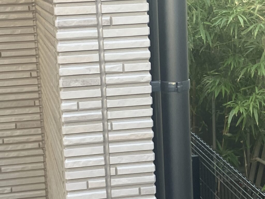 サイディング外壁の縦目地に施工されているコーキングの実測対象範囲（全体